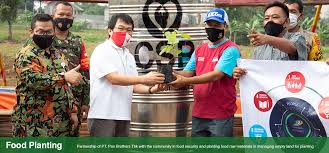 Banyak aneka makanan dan minumann walaupun. Pt Pan Brothers Tbk