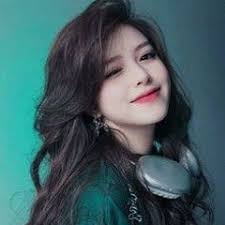 Stream Ayesha Akram music