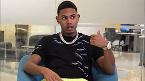 Casablanca records & one world music presentan a myke towers en piensan. Mike Towers Revela Como Se Ganaba La Vida Mientras Estaba Engabetado Youtube