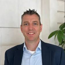 Tips for Managing Information Flow in Hybrid Meetings