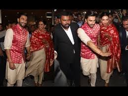 Deepika Padukone Hand In Hand With Husband Ranveer Singh Deepika In Sindoor And Mangalsutra Avatar Youtube