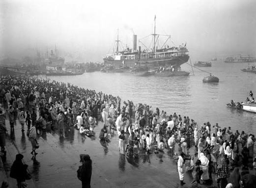 Photos (100-yr-old) of British India Found in Shoebox