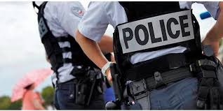 Au moins tu as le courage d'avertir d'autres femmes. Essonne Elle Tue Son Conjoint Et Se Rend A La Police Le Point