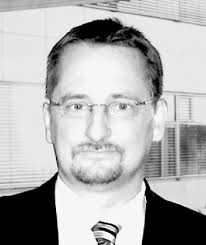 Das Magazin der Initiative Deutsche Zahlungssysteme e.V. Zukunft Bezahlen  Innovation mit System Bezahllösungen an Stromtankst