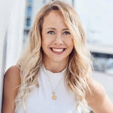 Vicki Craven's Instagram, Twitter & Facebook