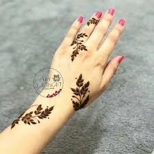 Pin By Emina Al Ali On Henna Art Henna Designs Feet Henna Tattoo Designs Simple Henna Tattoo Designs