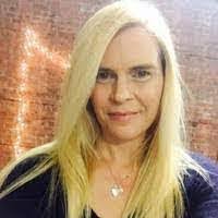 Amy Kennell's Instagram, Twitter & Facebook