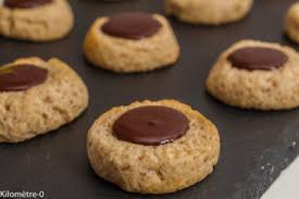 Verser la farine tamisée et l'incorporer à l'aide d'une spatule. Cookies Au Beurre De Cacahuetes Kilometre 0