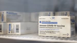Según ha informado el directivo de johnson & johnson, la farmacéutica ha trabajado en la cadena de suministros para poder ofrecer mil millones de vacunas en 2021 a través de una red de colaboración. Mass Johnson Johnson Vaccines To Drop Here S Why Nbc Boston