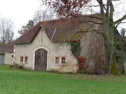 Bar à vin et petite restauration rapide avec terrasses. Maison Renover Perigueux Immofavoris
