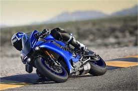 Top speed of all yamaha yzf r series bikes, stunts in this video are done by professional do not try to attempt this. 2018 Yamaha Yzf R1 Launched In India Price Engine Specs Features