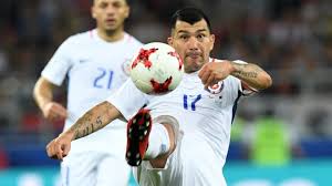 Gary medel comes out in support of lionel messi after double red card controversy. Gary Medel Will Mit Chile Dfb Elf Argern Sport Sz De