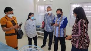 Saya telah memutuskan bahawa hukuman mati mandatori tidak mengikut perlembagaan kerana melanggar perkara 5 (1) (kebebasan individu) dan perkara 8 (1) (semua orang adalah sama di sisi undang. Bebas Dari Hukuman Mati Di Malaysia Wilfrida Soik Akhirnya Pulang Ke Ntt Malay News Indonesia Indonesian Newspaper