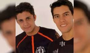 Sigam ele no twitter novo @crisefeitos. Tgoikfh Iyjgfm