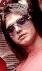 If anybody out there is listening, I need a new pic!