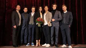 Ich habe die serie nicht gesehen und so war der einstieg in den film etwas schwierig für mich. Film Drehstart Club Der Roten Bander Stars Mega Aufgeregt Promiflash De