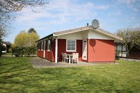 (klicken sie auf die bilder, um sie zu vergrößern!) so sieht es jetzt vor dem haus und hintenraus aus. Ferienhaus Meerreich Hinter Dem Deich An Der Nordsee