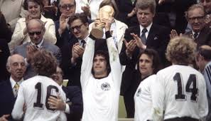 G erd müller is undeniably one of the greatest strikers to grace both german and international football. Q6rywy64gcdc8m