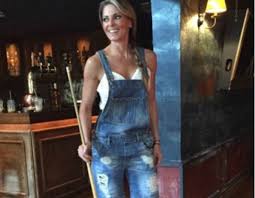 Είμαι καλύτερη από την κατερίνα, έλεγε αυτή, πίστευε. Katerina Laspa Sfragisan To Magazi Ths Sto Xalandri