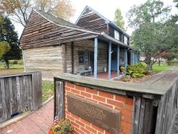 6 Things You Might Not Know About The Oldest Log Cabin In The United States N J S Nothnagle Cabin House In The Woods Log Cabin Cabin