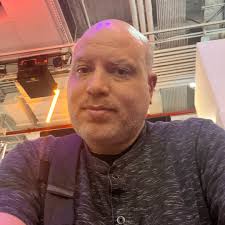 ✌️😮‍💨This ain't even a debate: Popeyes, but that KFC leg looking  scrumptious, but we talking bout taste‼️🤣🫣🫠😭💀🪦 #thegreatdebate  #Popeyes #chicken #churches #KFC