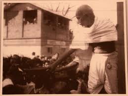Donate 'streedhan': In 1927, Gandhi persuaded women in Bengaluru ...