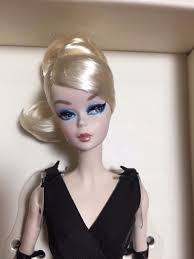 Barbie Silkstone Classic Black Dress Spanish Convention 2016 Nrfb Platinum Label Ebay Classic Black Dress Vintage Barbie Clothes Spanish Dress