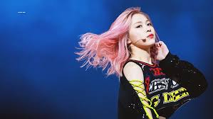Every single one of them is beautiful! is that ryujin in long hair? Hd Wallpaper Asian Korean K Pop Itzy Ryujin Pink Hair Wallpaper Flare