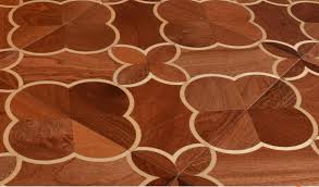 Vernikli bir kapının üzerine tekrar vernik veya yağlı boya yapılacaksa üzerindeki parlaklığın ince bir zımpara ile alınması gerekir. Parke Zemin Boyama Hizmeti Istanbul Parke Zemin Boya Ustasi