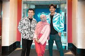 Tiktok terbaru ria ricis bareng harris vriza. Potret Adu Gaya Harris Vriza Dan Reza Surya