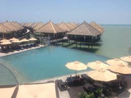 Avani sepang goldcoast resort review posted by wandering chirish on february 1, 2018 february 1, 2018 being part of the gha hotel group membership, when a member spends over 10 nights in one of the many gha hotels round the globe, instead of being able to redeem any free rooms and such, one would attain an experience once hitting platinum. Infinity Pool Picture Of Avani Sepang Goldcoast Resort Sungai Pelek Tripadvisor