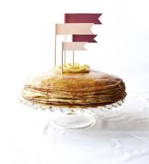 Mon Gateau De Crepes Pommes Caramel Beurre Sale Plus Une Miette Dans L Assiette En 2020 Pomme Caramel Caramel Gateau Crepe