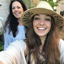 Carly Kraft's Instagram, Twitter & Facebook