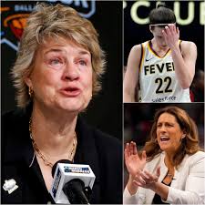 Iowa Coach Jan Jensen and Lisa Bluder at the Cubs game! 🤩 Coach Jensen  threw out the first pitch ⚾️ #NCAAWBB x 🎥 IowaWBB