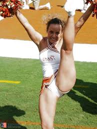 Japanese Cheerleader Flashing Her Panties - Oriental Sex