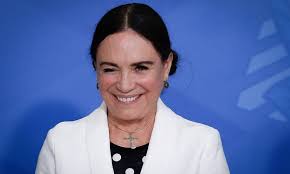 16,807 likes · 10 talking about this. Regina Duarte Quer Voltar A Globo Diz Colunista Badalo