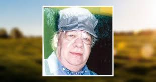 Leslie Ault's Instagram, Twitter & Facebook