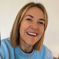 Rebecca Hoy's Instagram, Twitter & Facebook