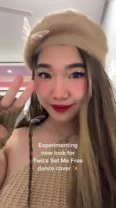 Celine Kong (@celinekong_)