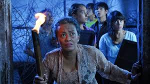 Film yang disutradarai oleh arie azis ini dibintangi oleh thalita latief, marcell darwin, melvin giovanie, tsania marwa, salvita decorte, ronald gustav, bunga jelitha ibrani, renny djajoesman, nuri maulida dan yati pesek. Lawang Sewu Dendam Kuntilanak Trailer Facebook