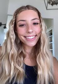 Flower-Child Blonde: Low-Maintenance and Sunkissed!