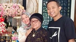 Informasi tersebut disampaikan anwar bab, rekan denny cagur, lewat postingan di. Noqpxegjirl8rm