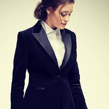 Achetez la robe parfaite pour un mariage, on a plein des accessoires et chaussures pour compléter le look ! Smoking Sur Mesure Femme My Tailor Costumes Et Chemises Sur Mesure Bespoke Suits And Shirts Made To Measure Personal Tailors Brussels