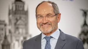 Pedro Mier (AMETIC) recibirá el Premio Atlas Artífice 2024 en la cena del  Collaborate Santander