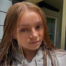 I was just playing and had trouble with my sim not sleeping. She went to  bed slept for 1-2 simhour and than woke up and left the bed still tired. I  tried