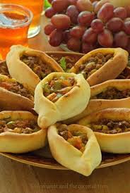 Fatayer A Middle Eastern Snack Or Better An Arab Meat Pie Pastry Served As A Snack Meat Pie Recipes Food