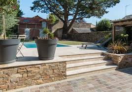 Pierre Cupa Stone Pour Un Projet De Terrasse Avec Piscine A Cholet