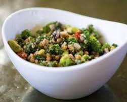 Salade Proteinee Au Quinoa Savoureuse Et Equilibree Fourchette Bikini Recette Choux Kale Recette Salade Recette Proteinee