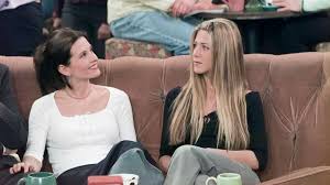 Lisa kudrow and courteney cox arquette team up to raise research funds. Courteney Cox Shares Friends Video After Jennifer Aniston Tells Her To Post It Abc News