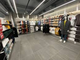 Fashionable and perfect for every season with groundbreaking thermal technology. Ø§Ù„ÙØ±Ø§ÙˆÙ„Ø© Ù…Ø³ÙƒÙ† Ø§Ù„Ù…Ù„ÙƒØ© Uniqlo Montreal Setiabersamaagri Com